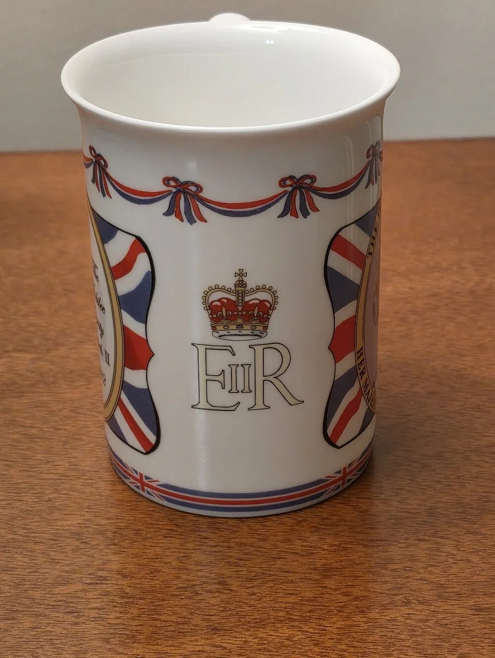 Queen Elizabeth II Diamond Jubilee 1952-2012 Mug